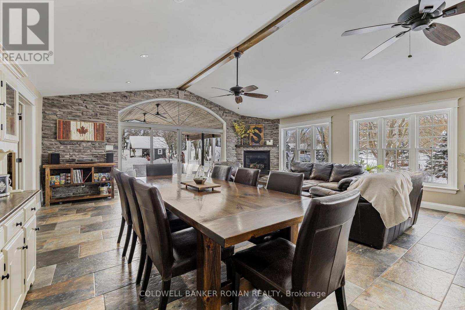 6643 3rd Line Property Photo 16