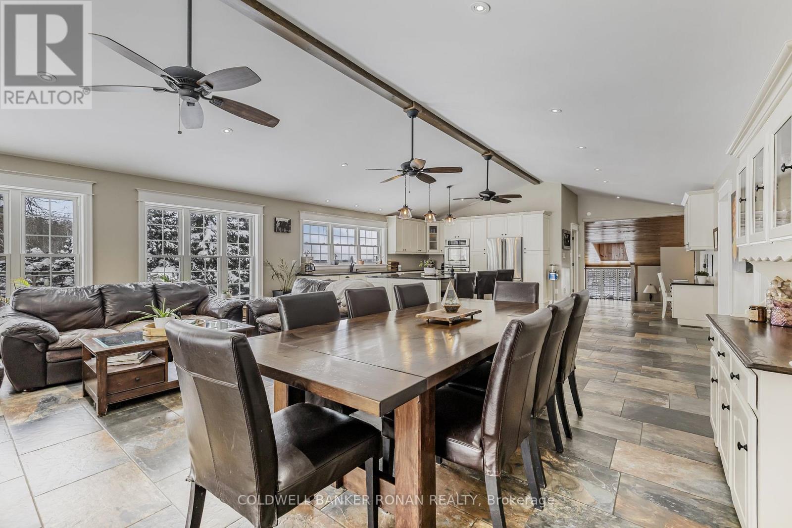 6643 3rd Line Property Photo 17