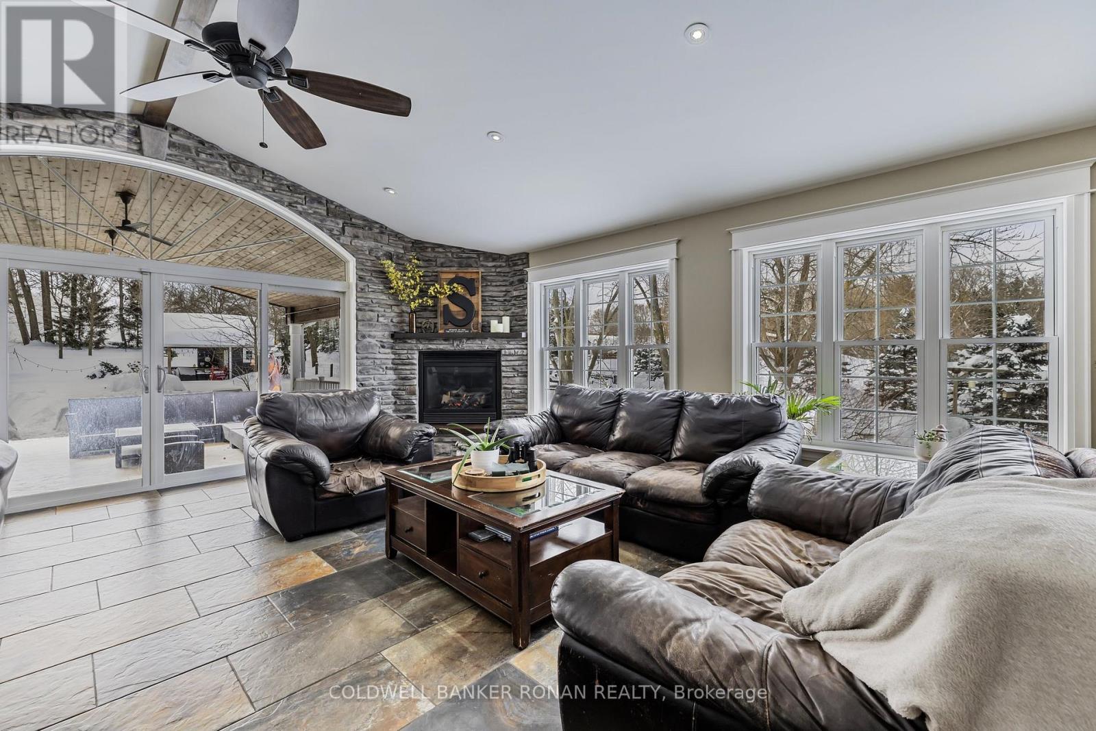 6643 3rd Line Property Photo 18