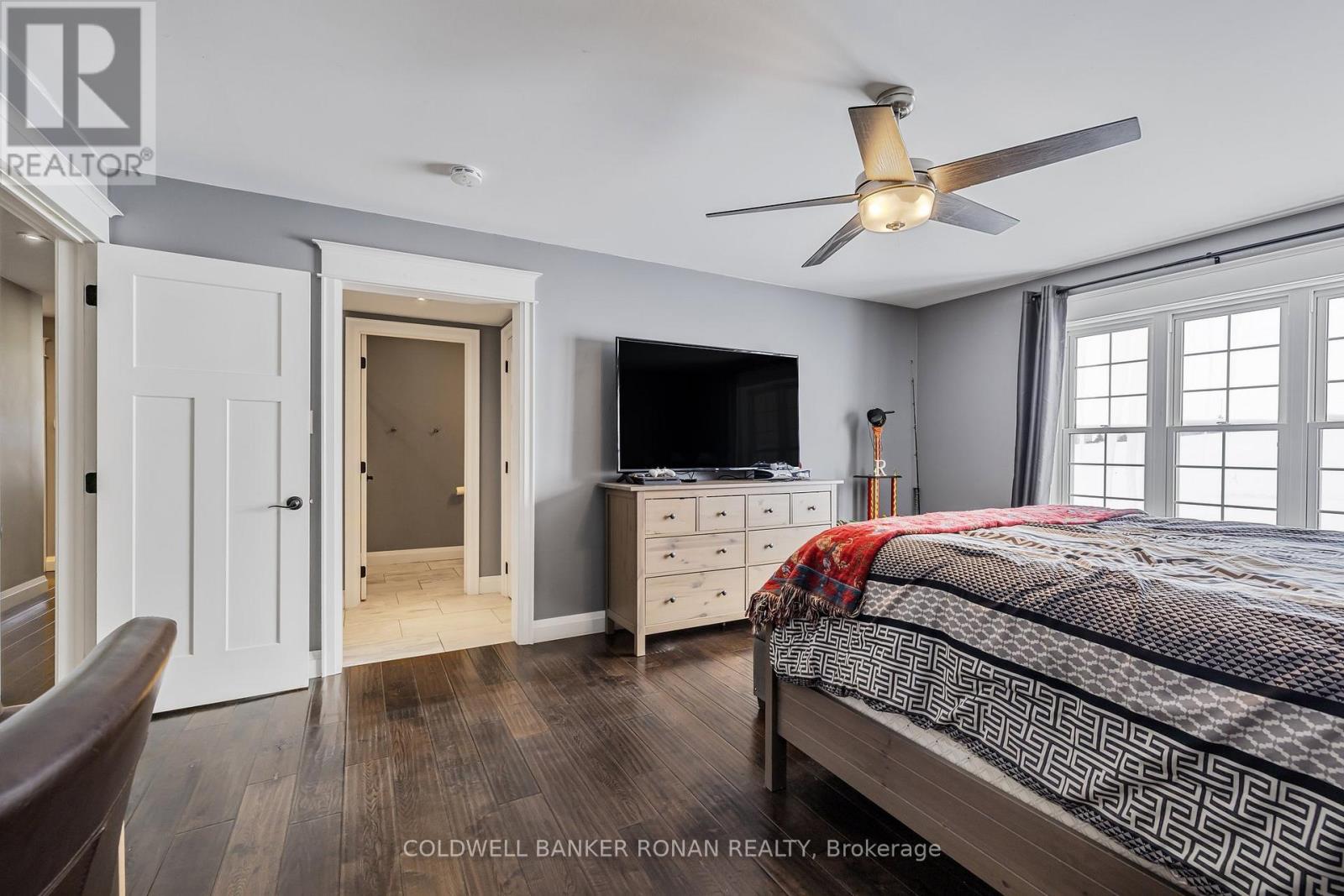 6643 3rd Line Property Photo 24