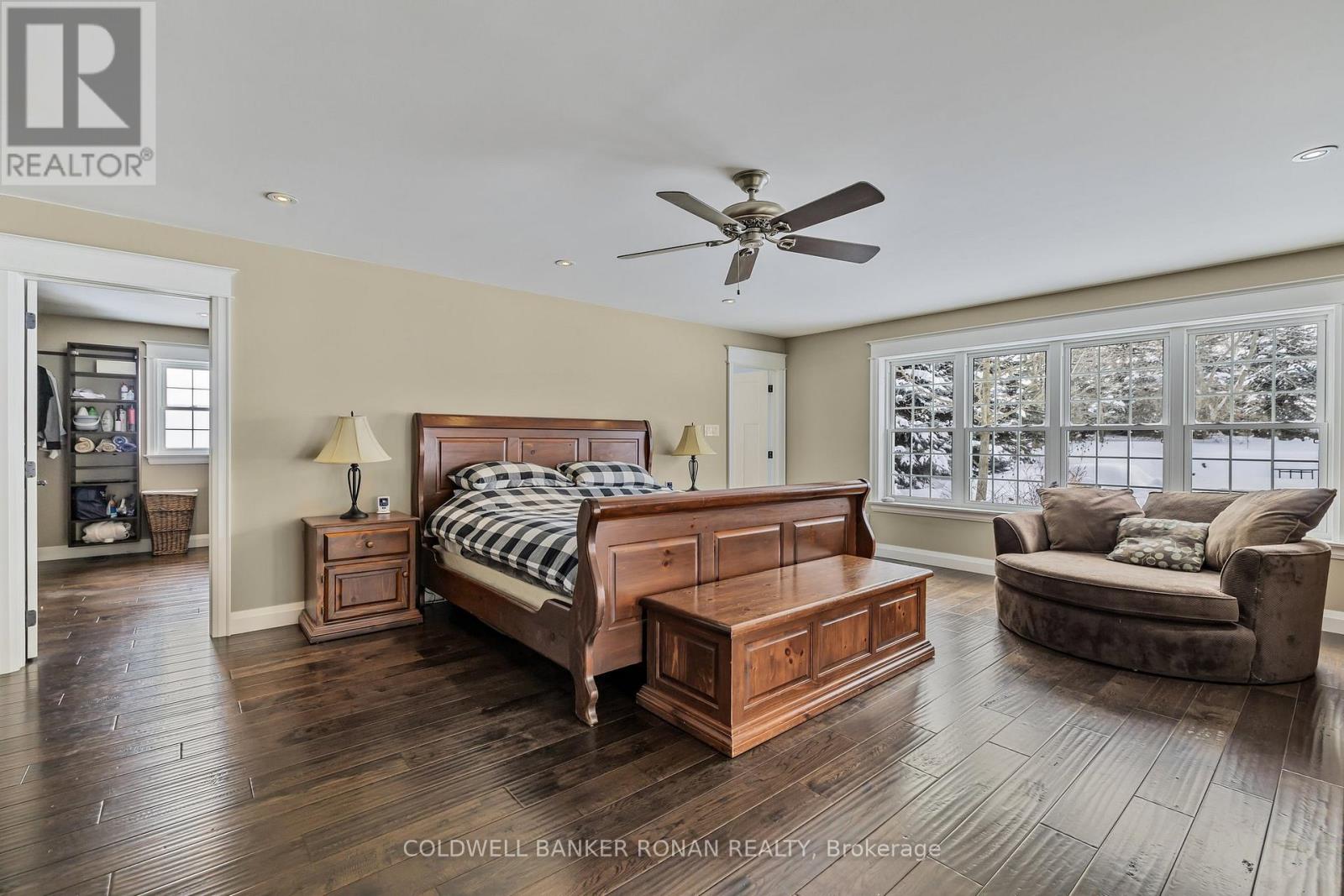 6643 3rd Line Property Photo 26