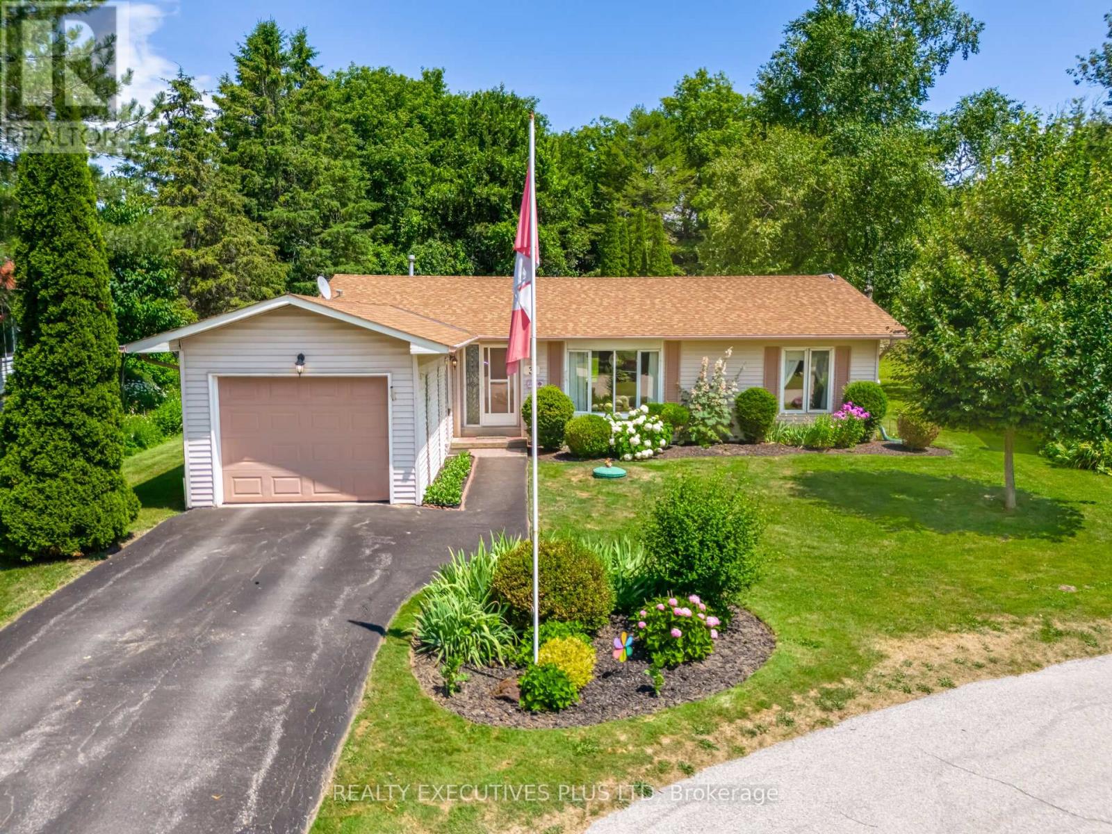 3 Pineview Court Property Photo 1