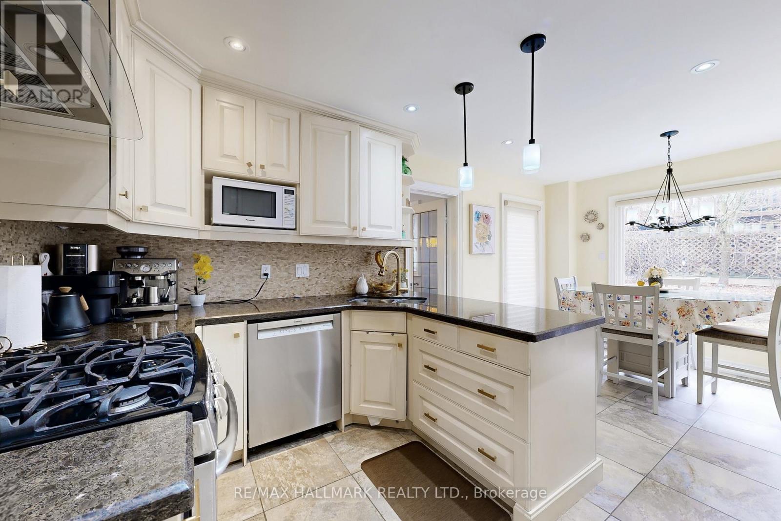 87 Autumn Way Property Photo 18