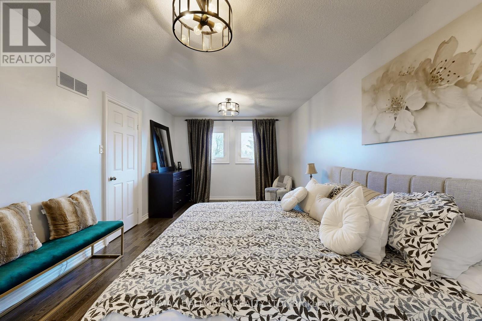 87 Autumn Way Property Photo 28