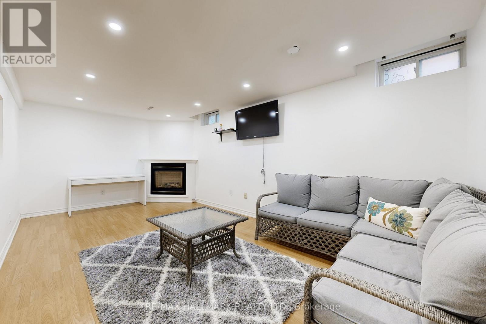 87 Autumn Way Property Photo 35