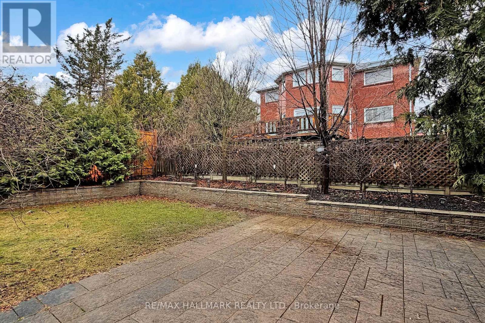87 Autumn Way Property Photo 43