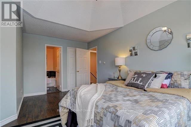 154 - 18 Clark Avenue W Property Photo 15