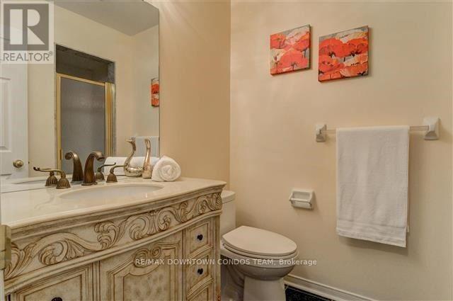 154 - 18 Clark Avenue W Property Photo 18
