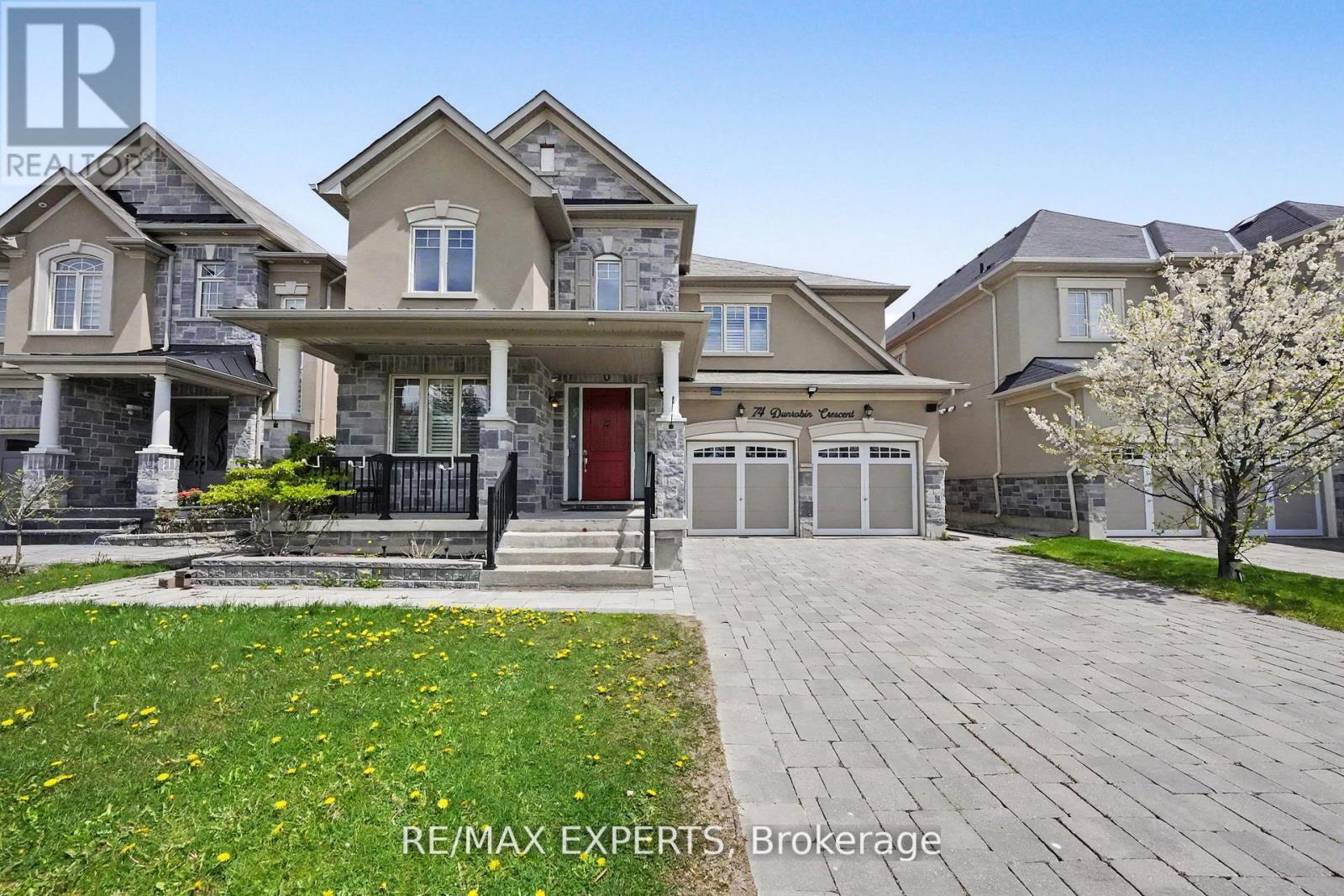 74 Dunrobin Crescent Property Photo 1