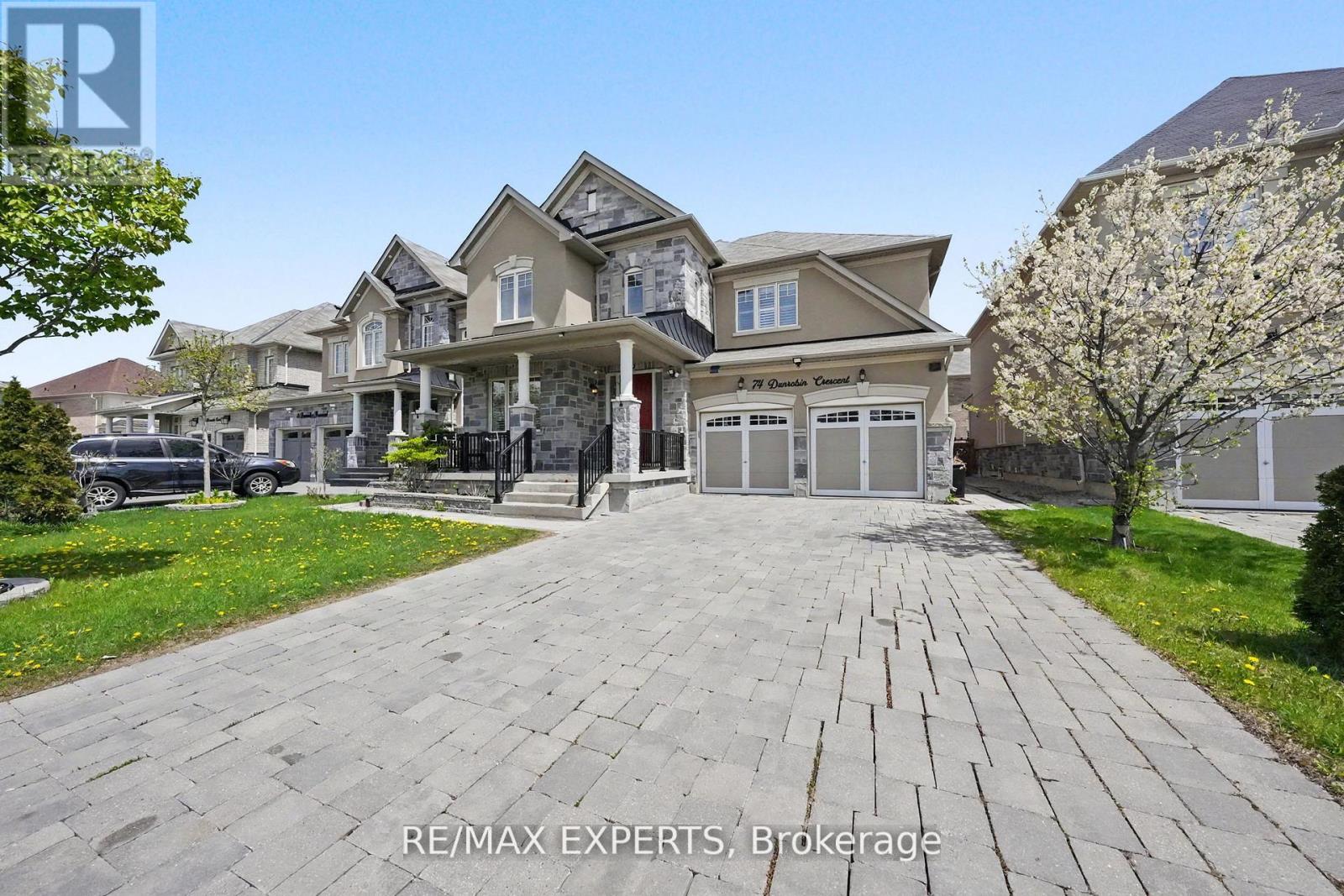 74 Dunrobin Crescent Property Photo 2