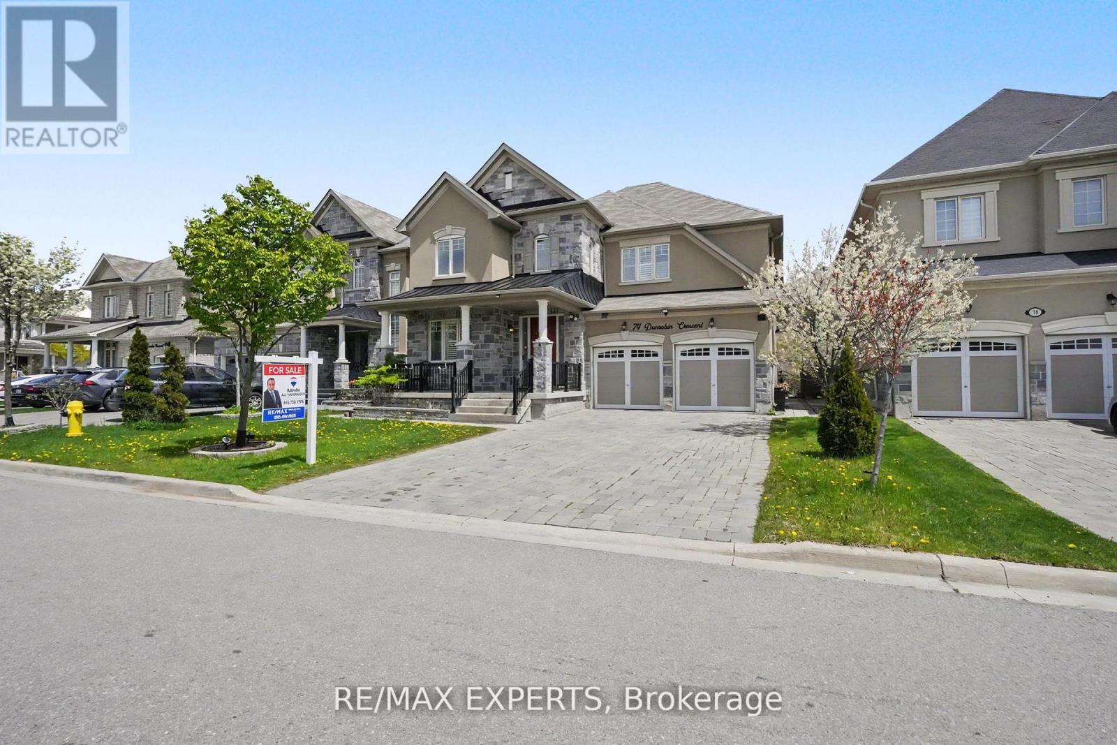 74 Dunrobin Crescent Property Photo 6