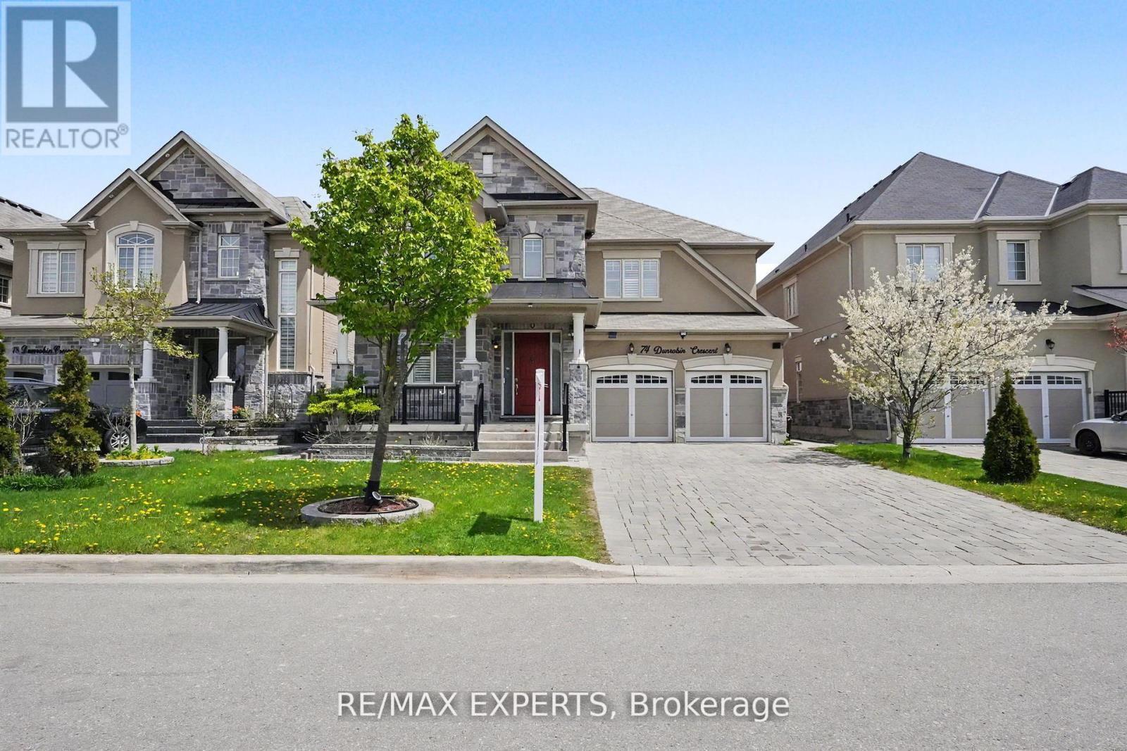 74 Dunrobin Crescent Property Photo 8