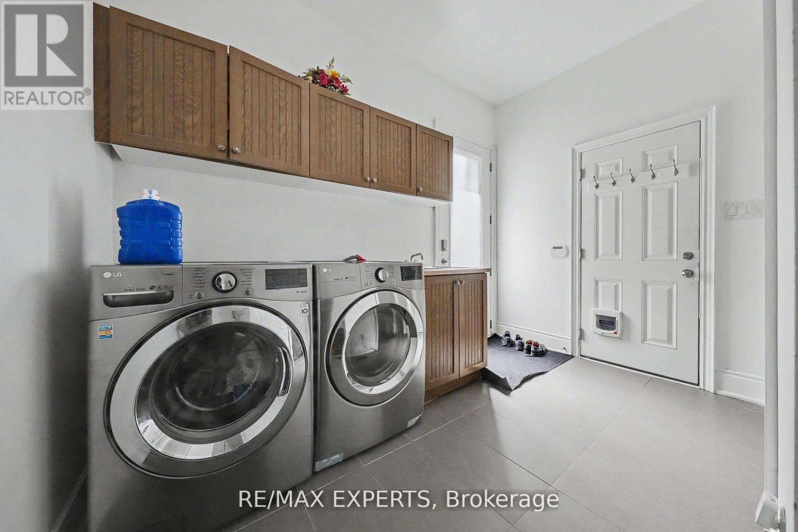74 Dunrobin Crescent Property Photo 29