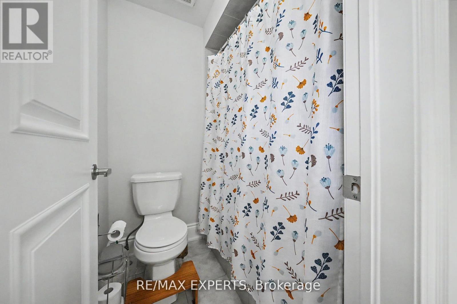 74 Dunrobin Crescent Property Photo 42