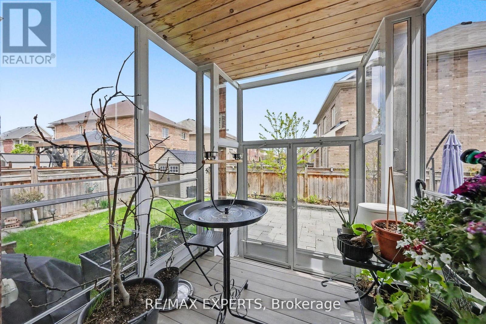 74 Dunrobin Crescent Property Photo 48