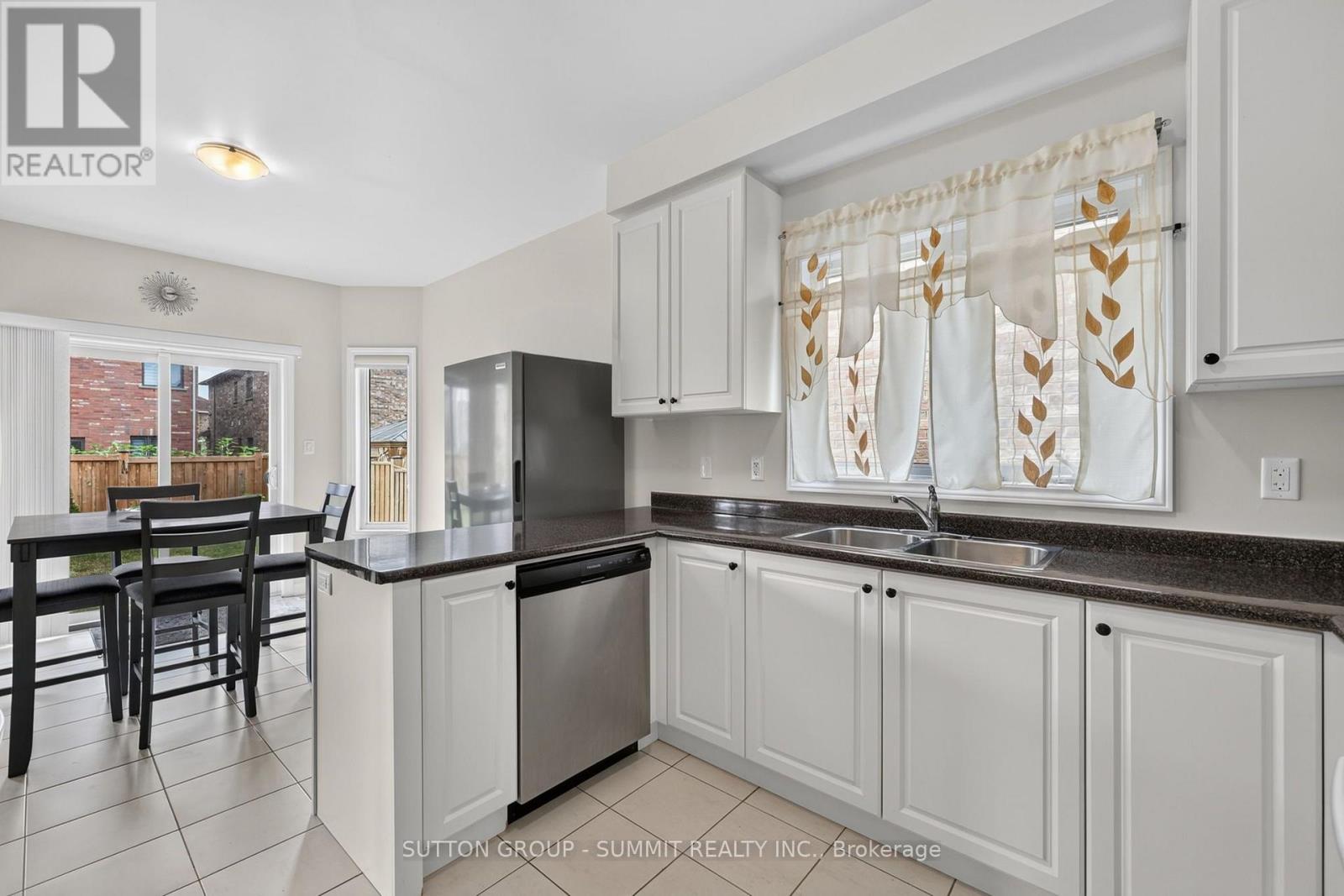 19 Jardine Street Property Photo 24