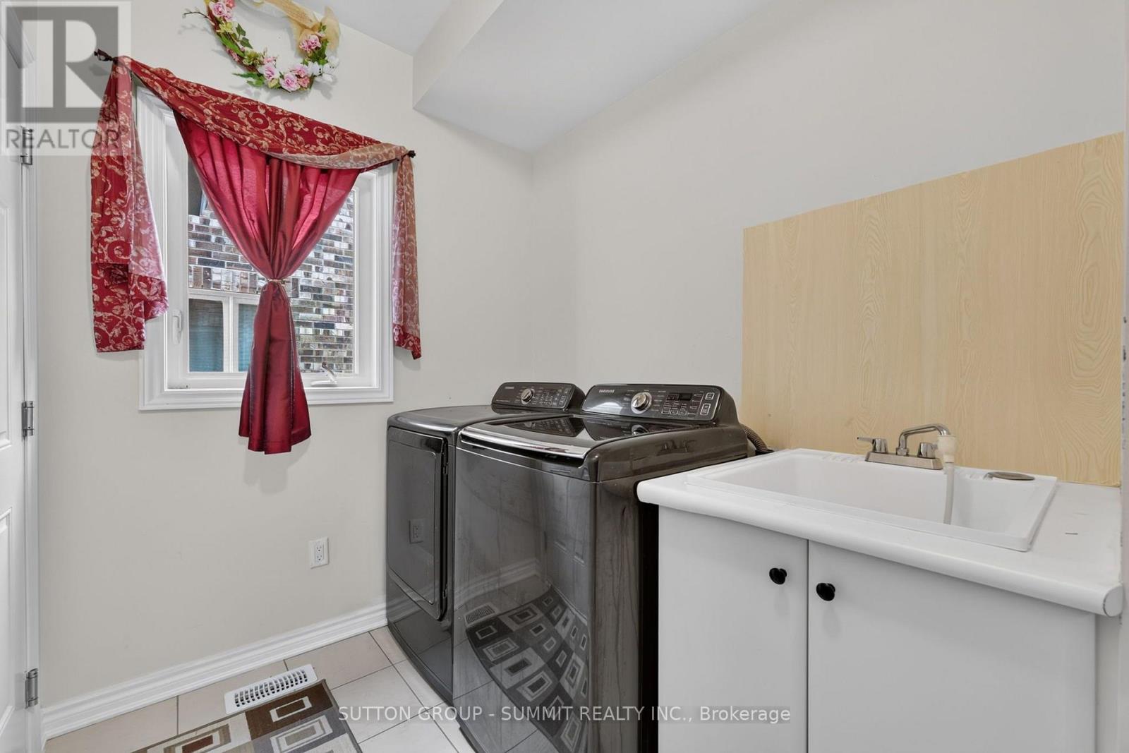 19 Jardine Street Property Photo 29