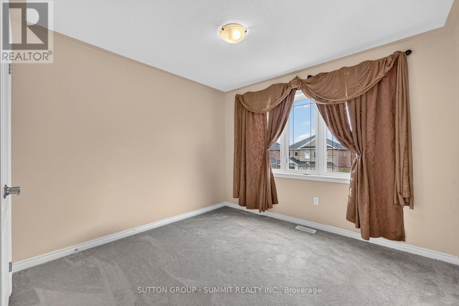 19 Jardine Street Property Photo 30
