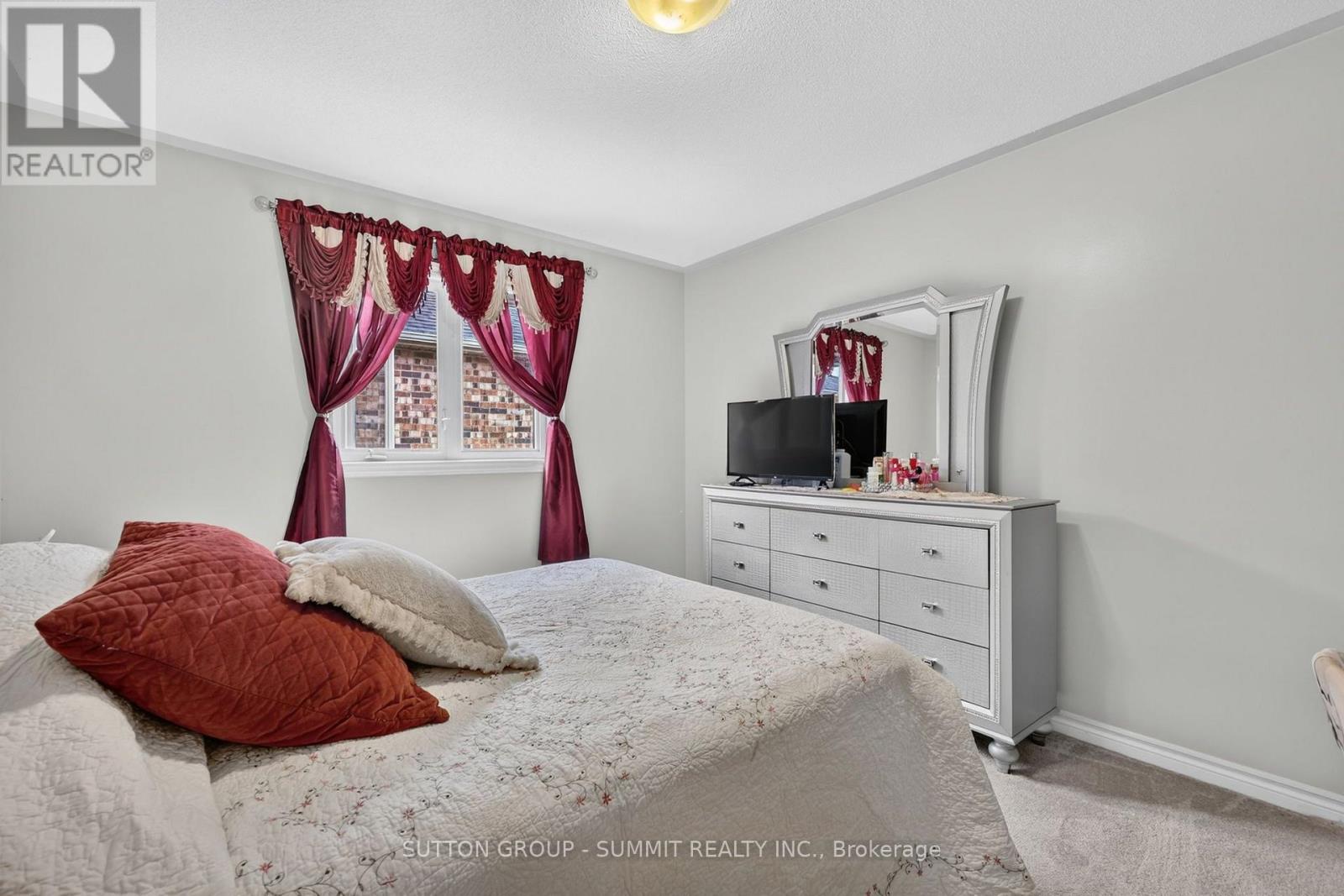 19 Jardine Street Property Photo 34