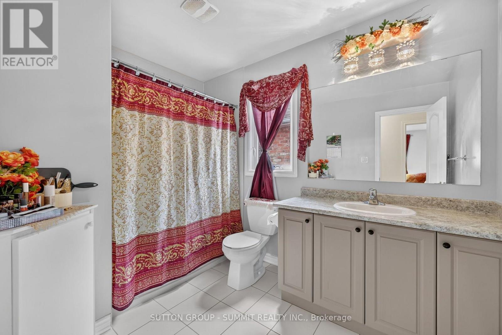 19 Jardine Street Property Photo 36