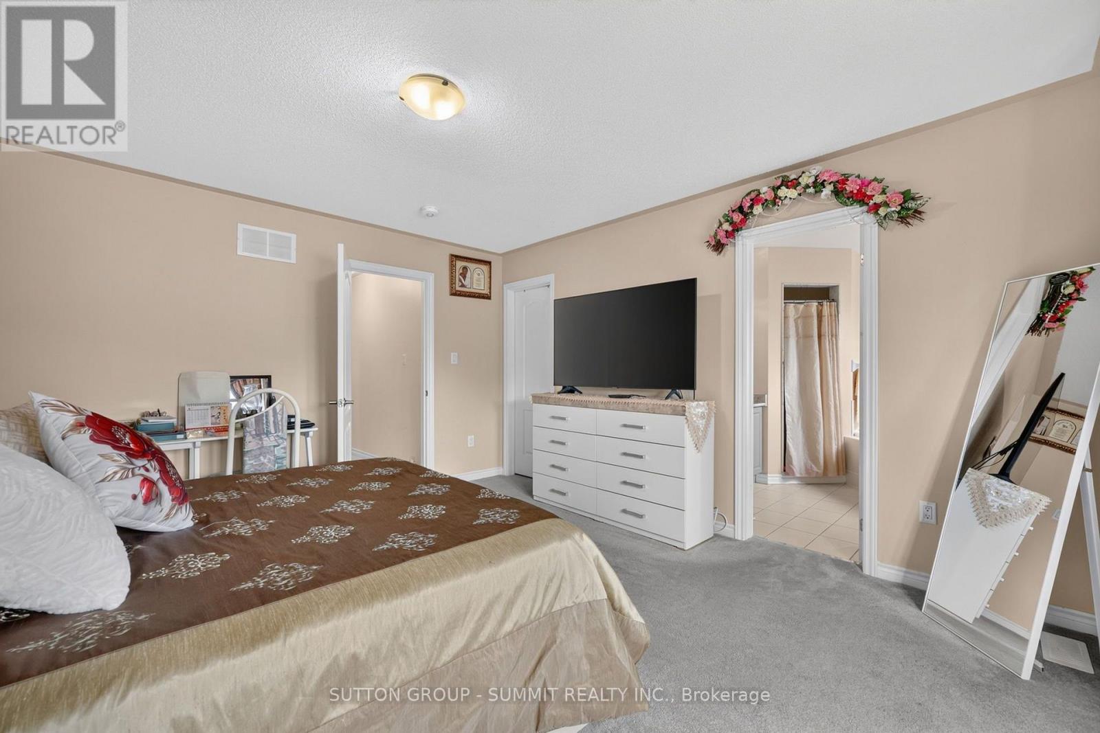 19 Jardine Street Property Photo 39
