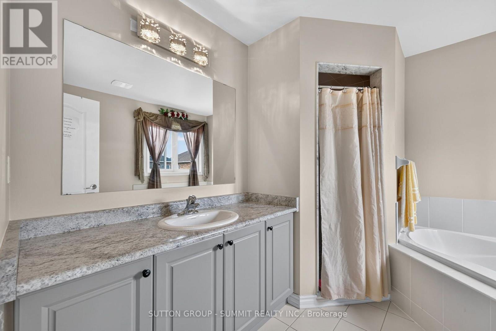 19 Jardine Street Property Photo 40