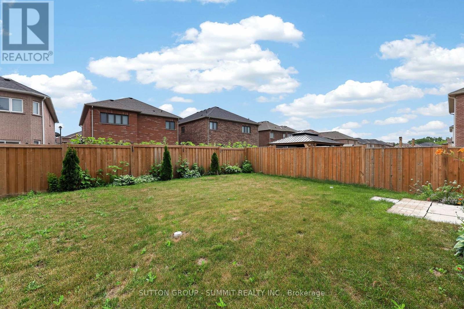 19 Jardine Street Property Photo 45