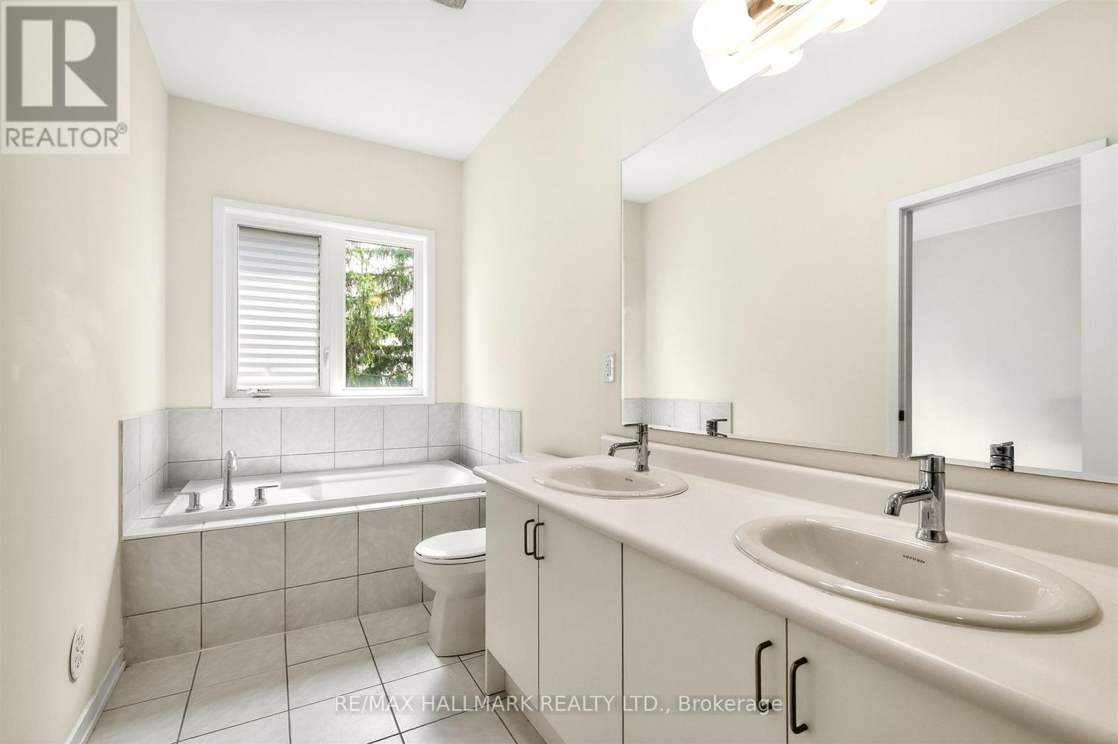 62 Pantheon Lane Property Photo 28