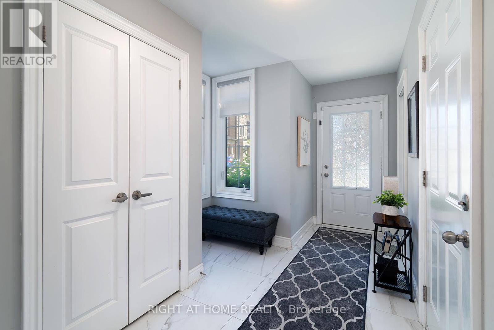 2 Queen Mary Court Property Photo 3