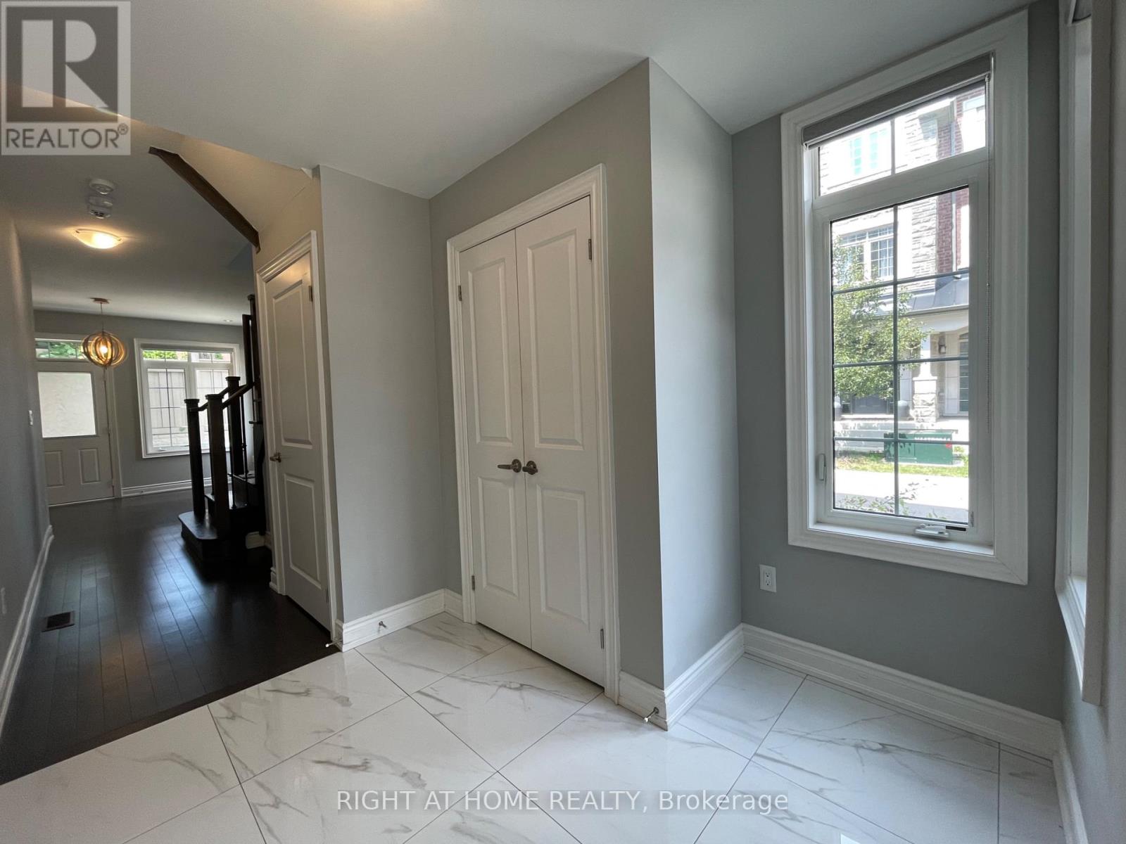 2 Queen Mary Court Property Photo 4