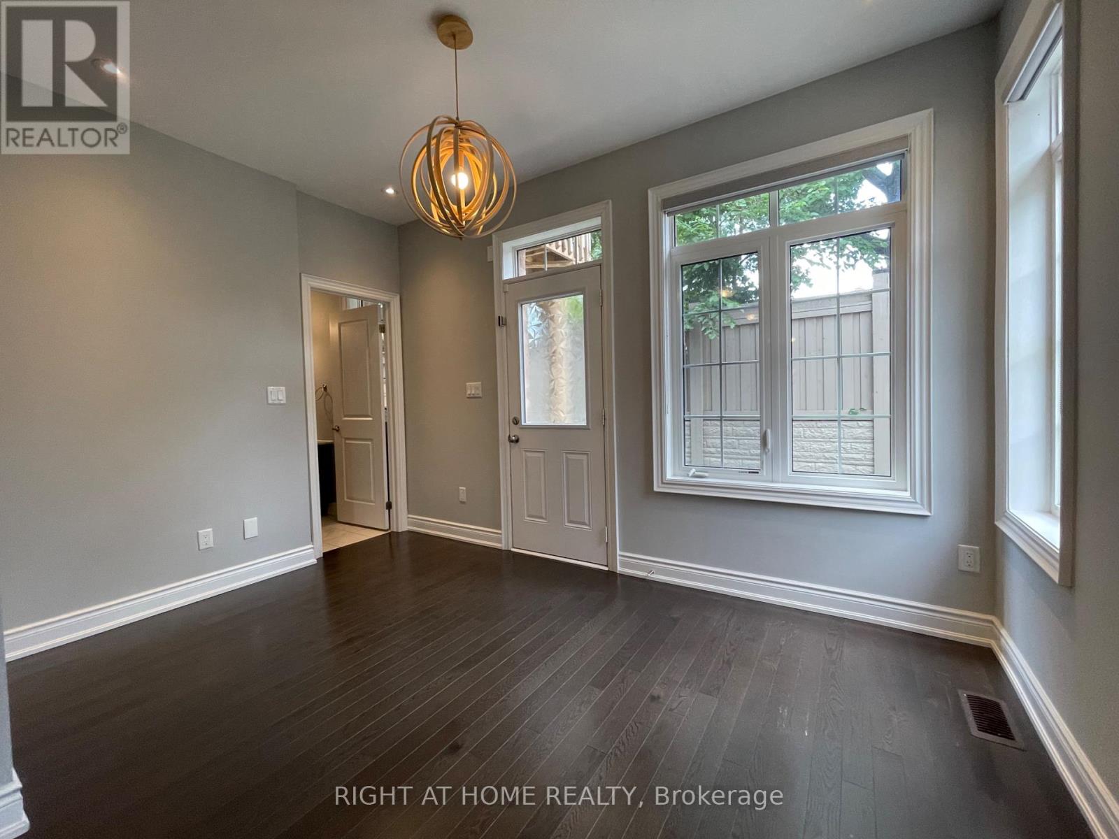 2 Queen Mary Court Property Photo 5