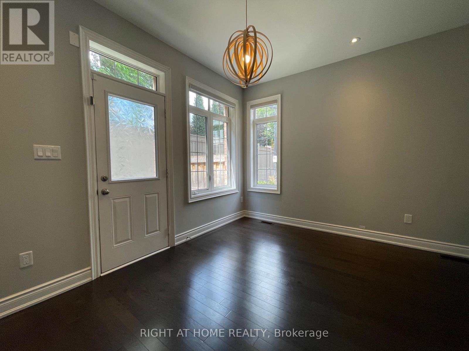2 Queen Mary Court Property Photo 6