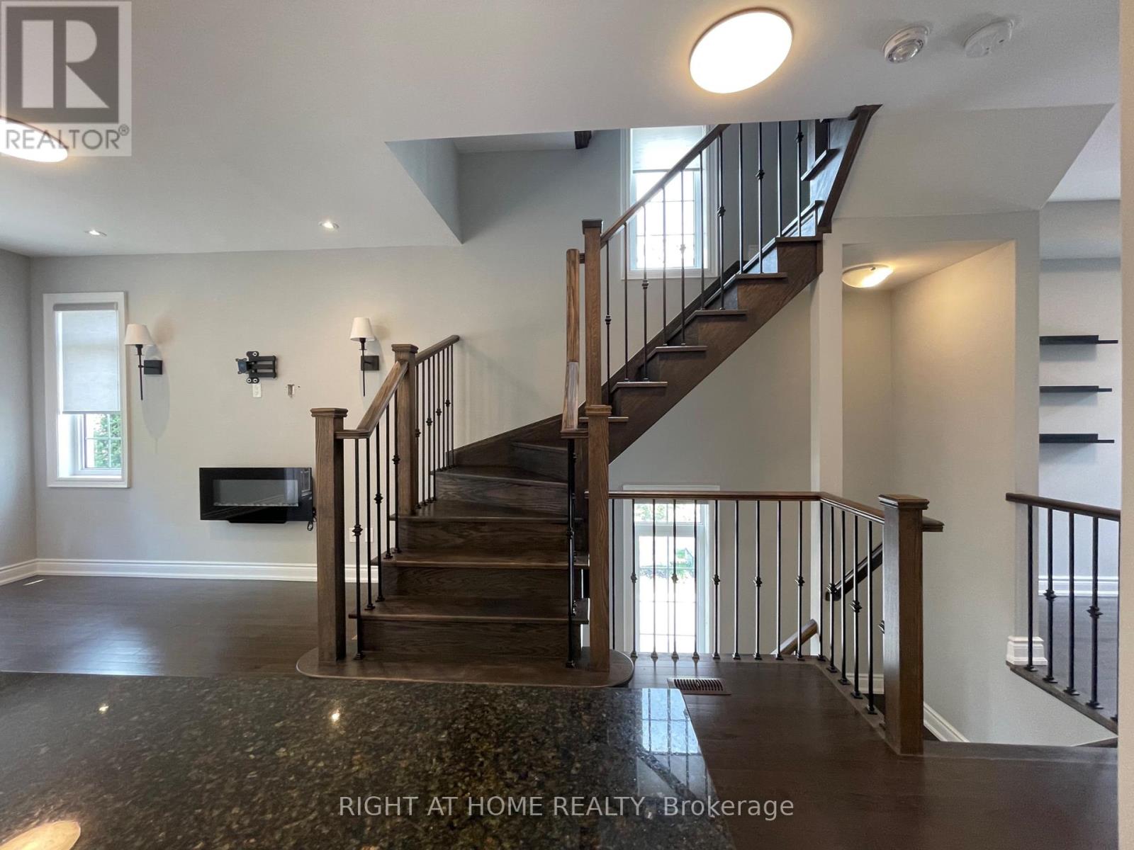 2 Queen Mary Court Property Photo 7