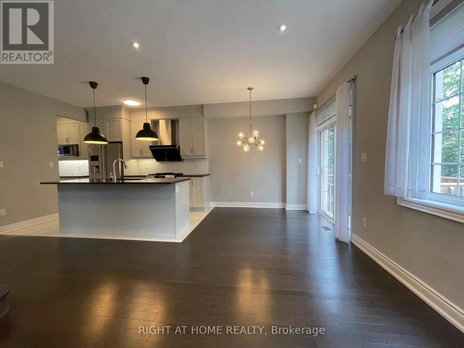 2 Queen Mary Court Property Photo 14