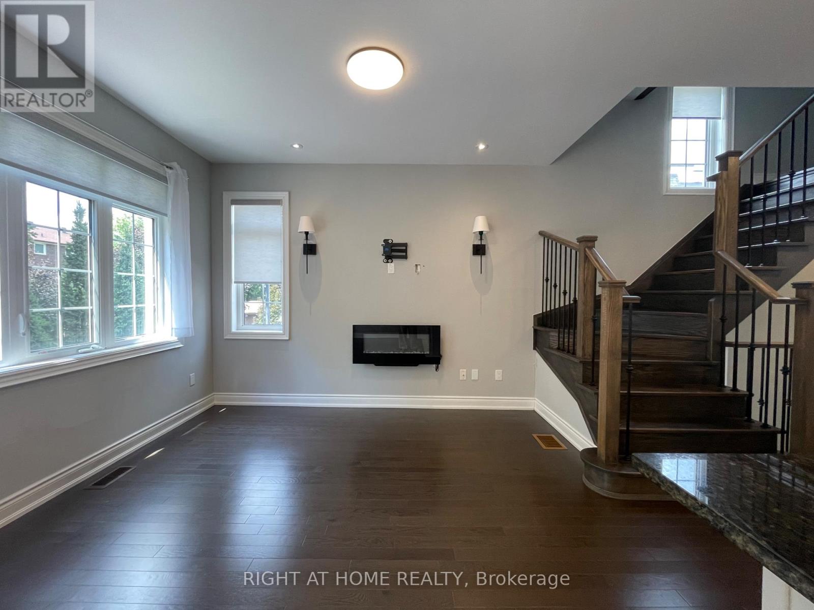 2 Queen Mary Court Property Photo 15