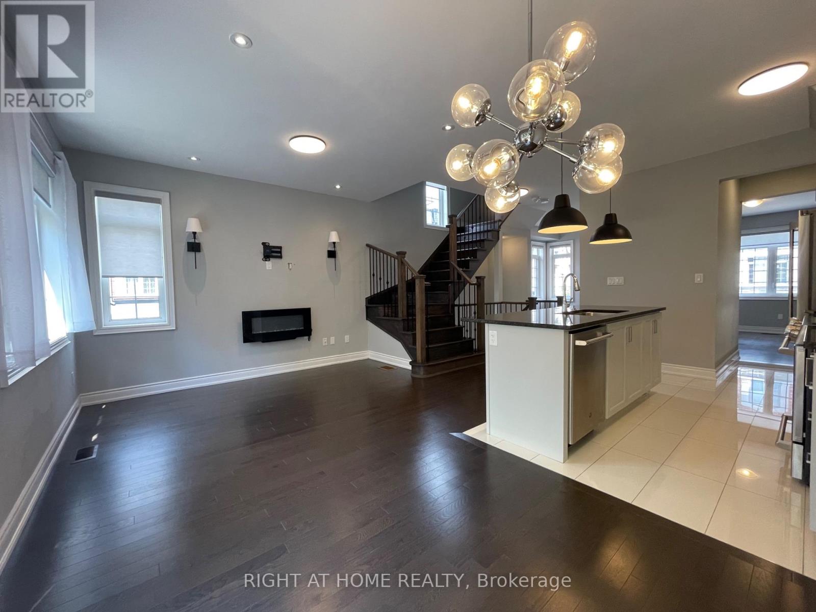 2 Queen Mary Court Property Photo 16