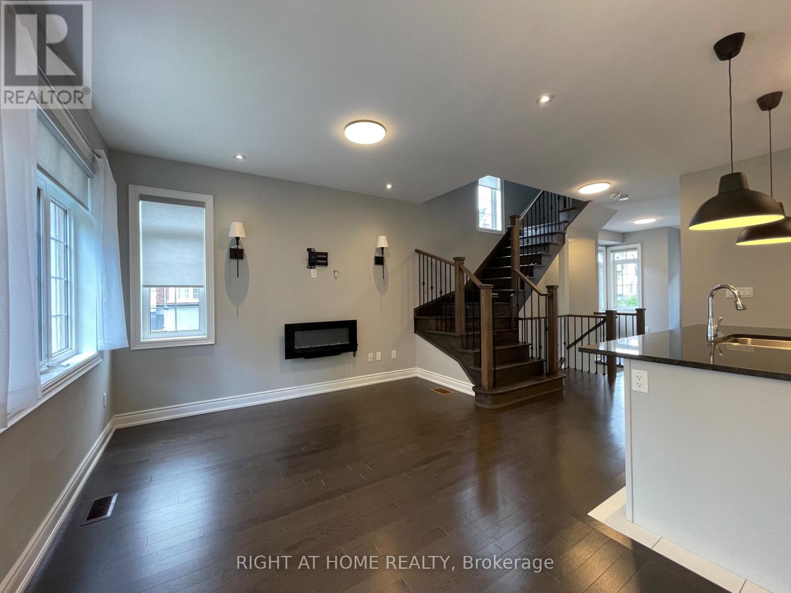 2 Queen Mary Court Property Photo 18