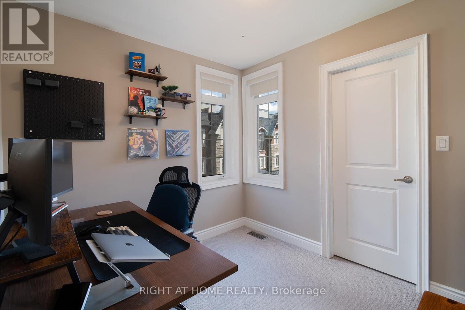 2 Queen Mary Court Property Photo 30