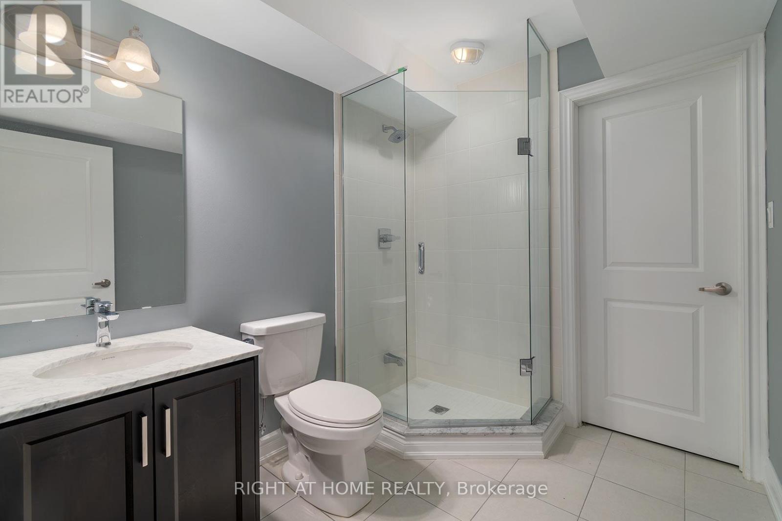 2 Queen Mary Court Property Photo 36