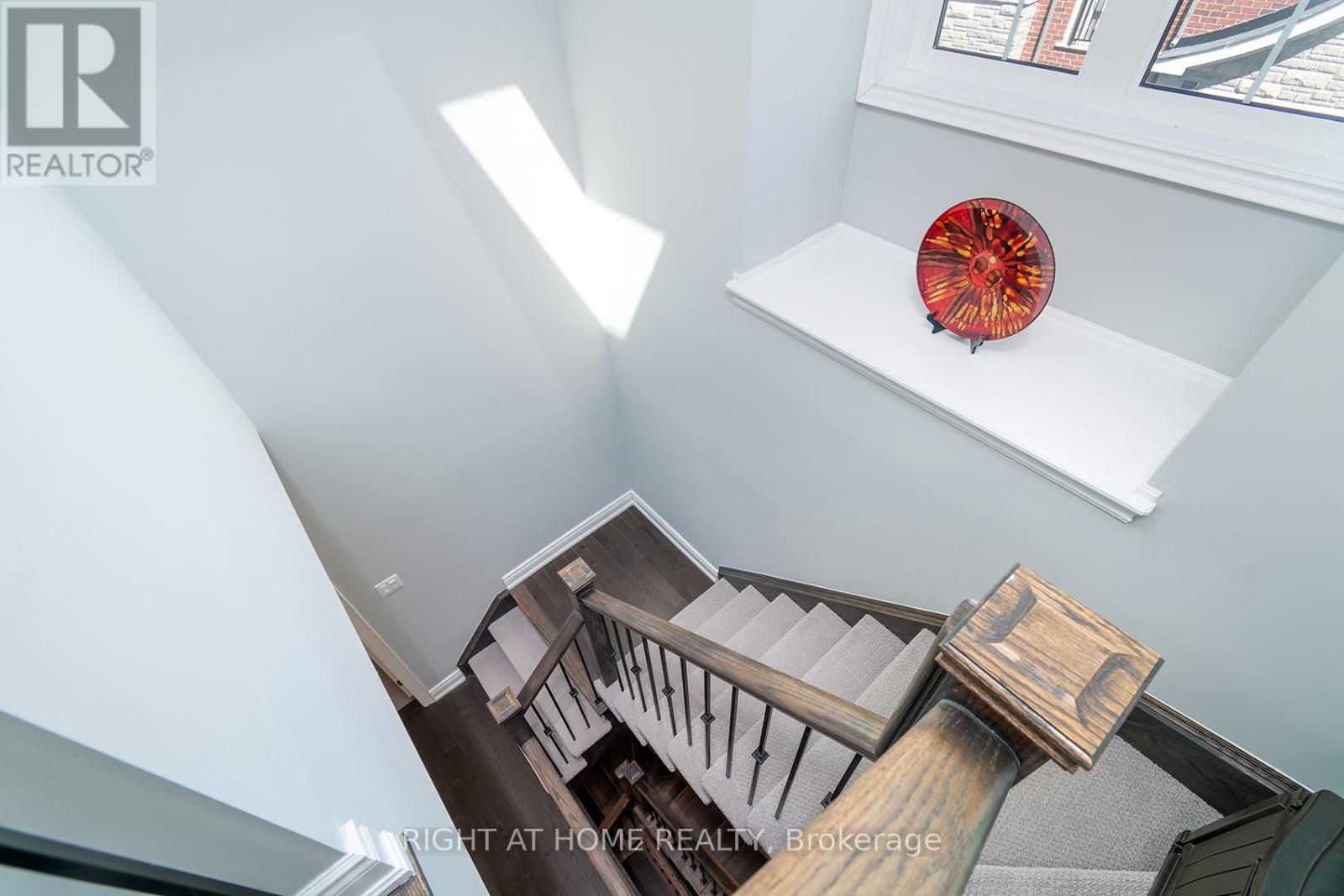 2 Queen Mary Court Property Photo 37