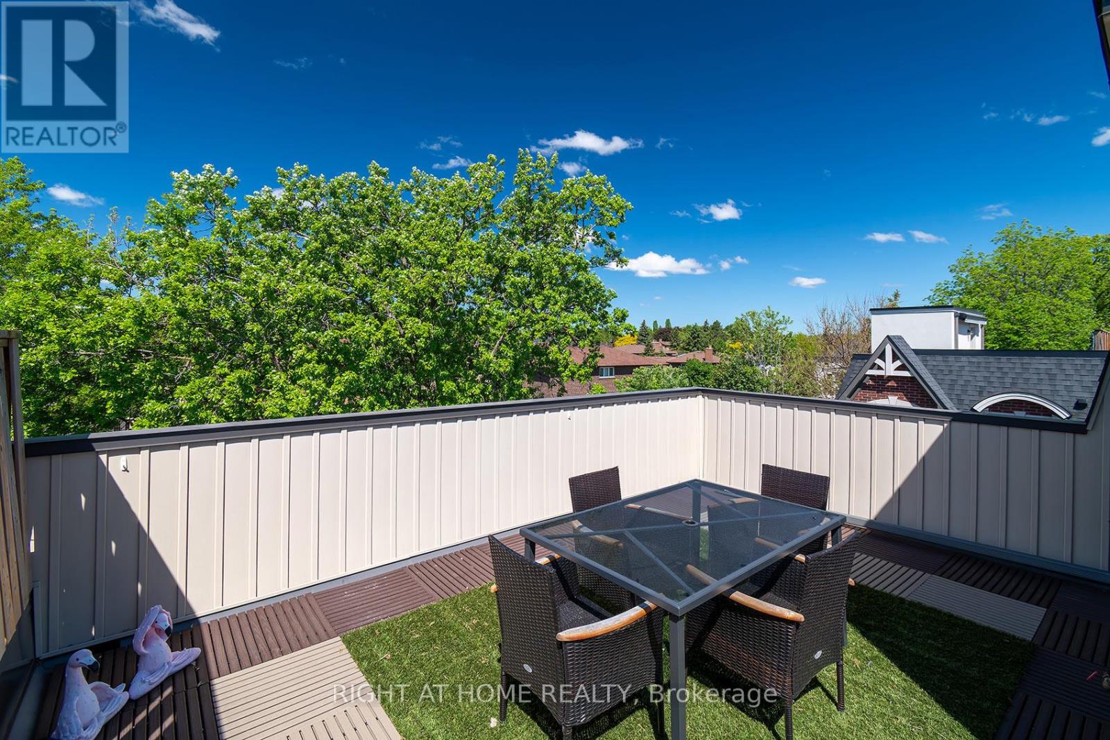 2 Queen Mary Court Property Photo 38