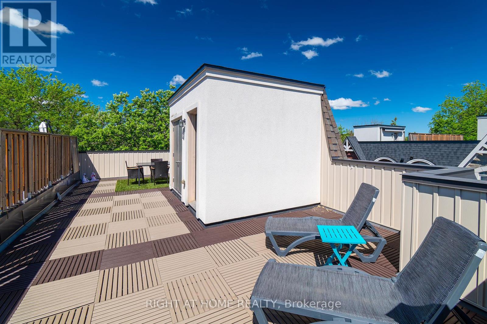 2 Queen Mary Court Property Photo 39