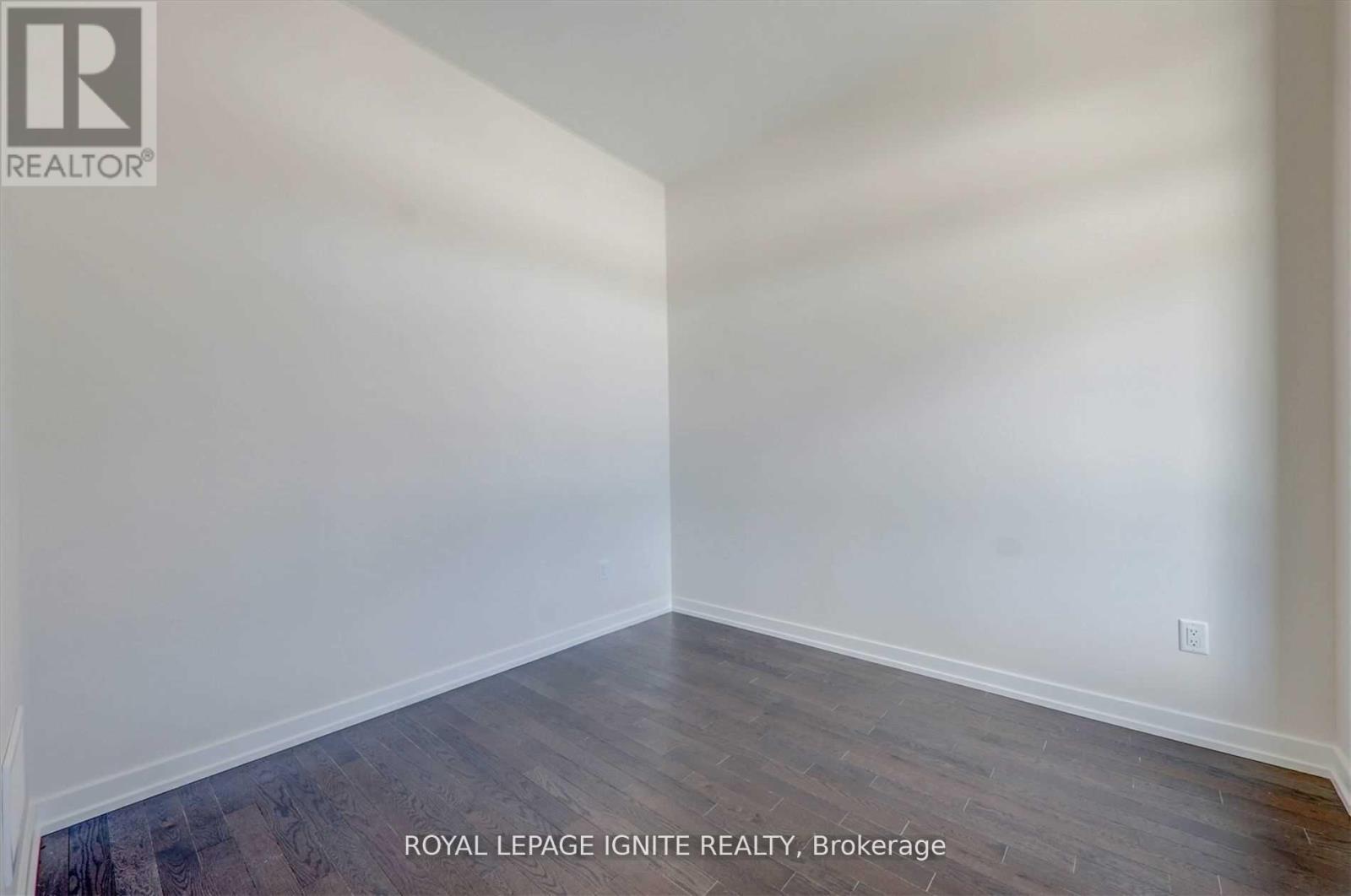 56 Rustle Woods Avenue Property Photo 6