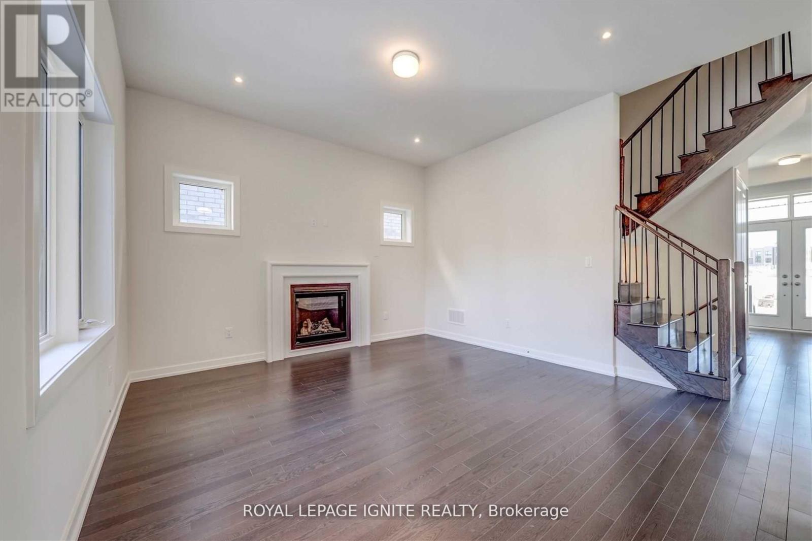56 Rustle Woods Avenue Property Photo 15