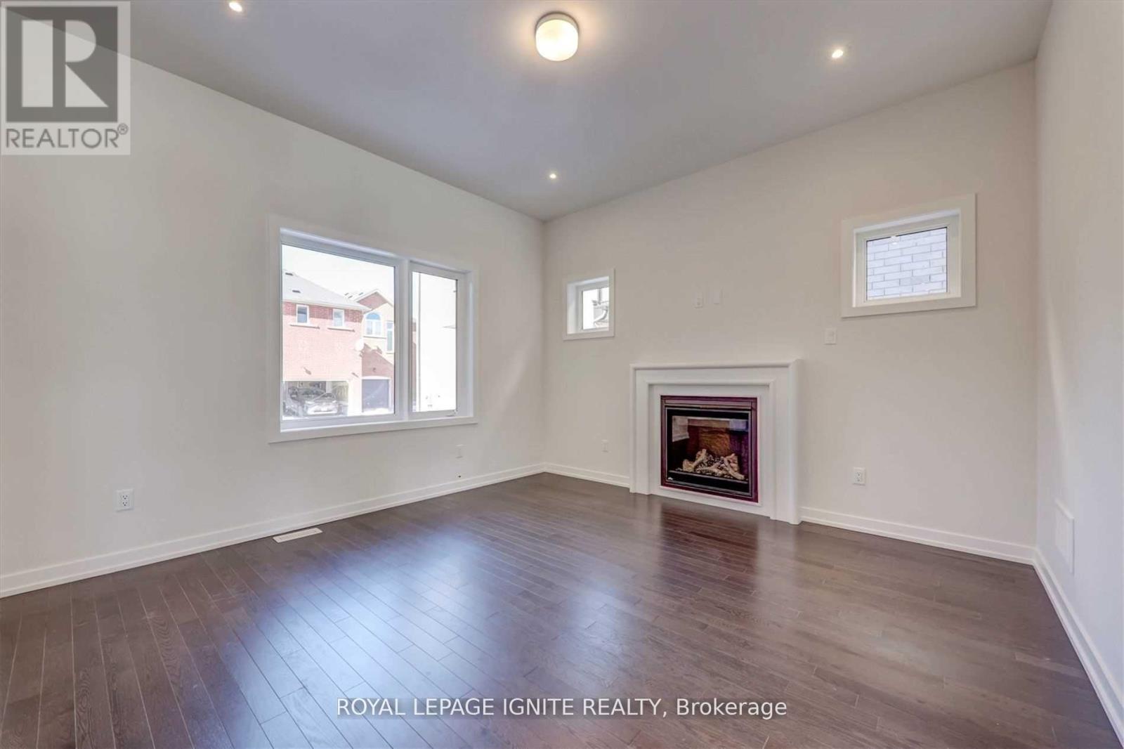 56 Rustle Woods Avenue Property Photo 16