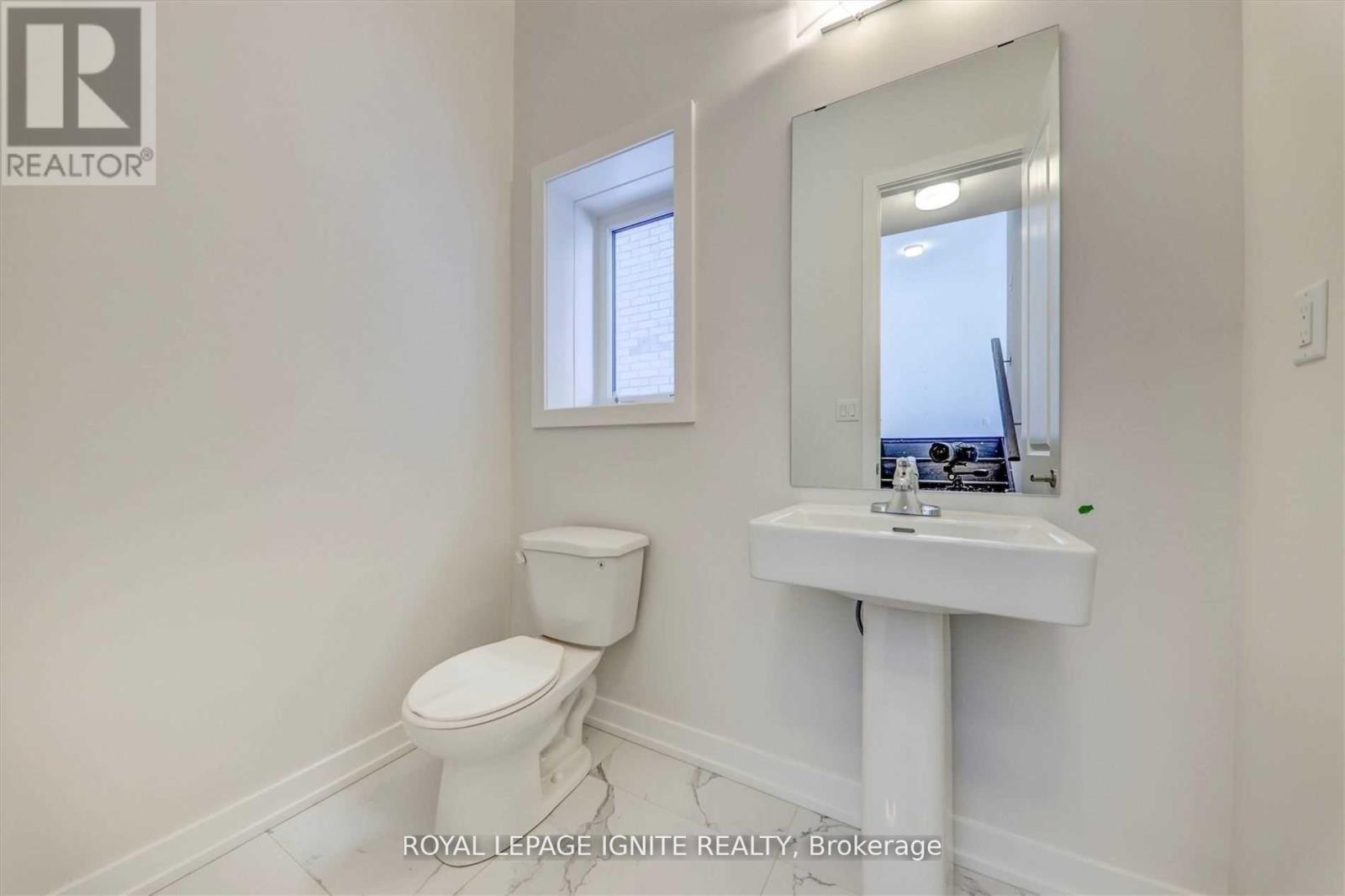 56 Rustle Woods Avenue Property Photo 19