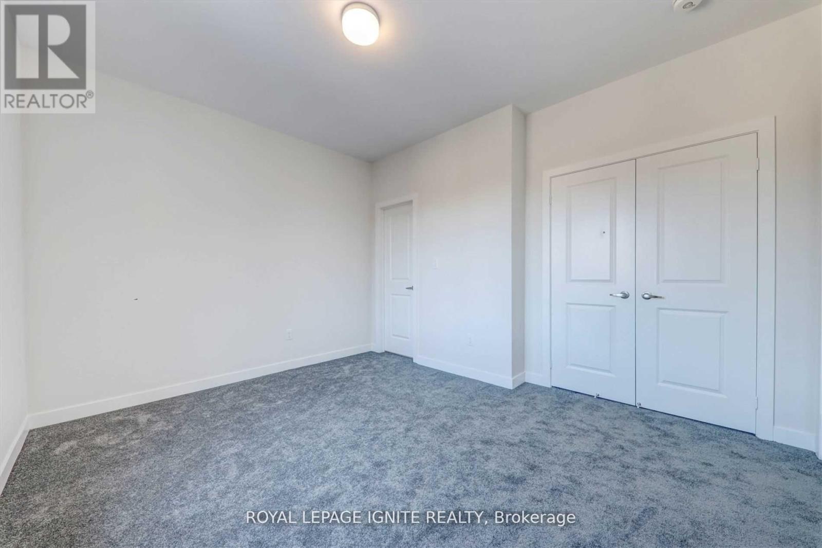 56 Rustle Woods Avenue Property Photo 29