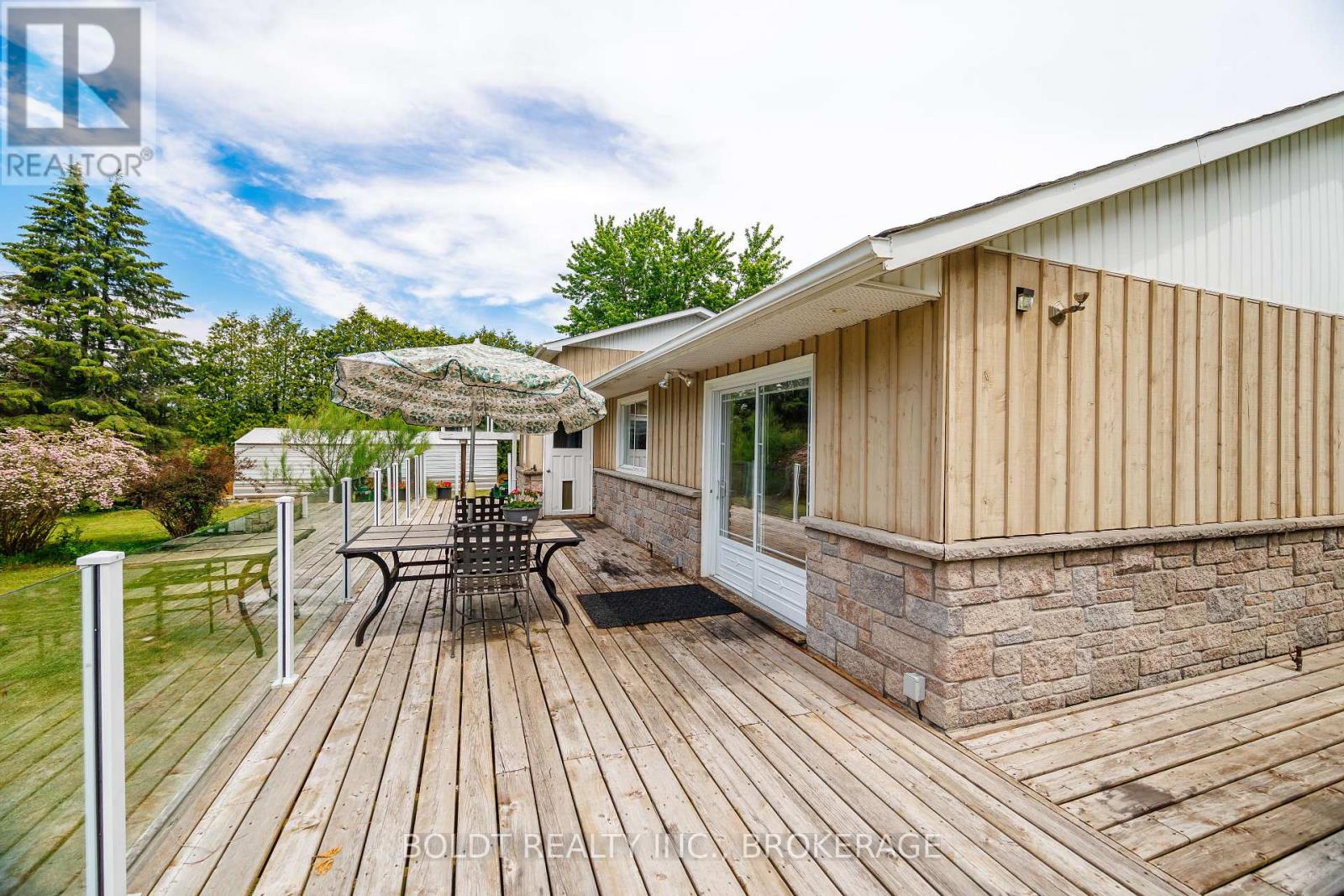 5832 5th Side Road Property Photo 7