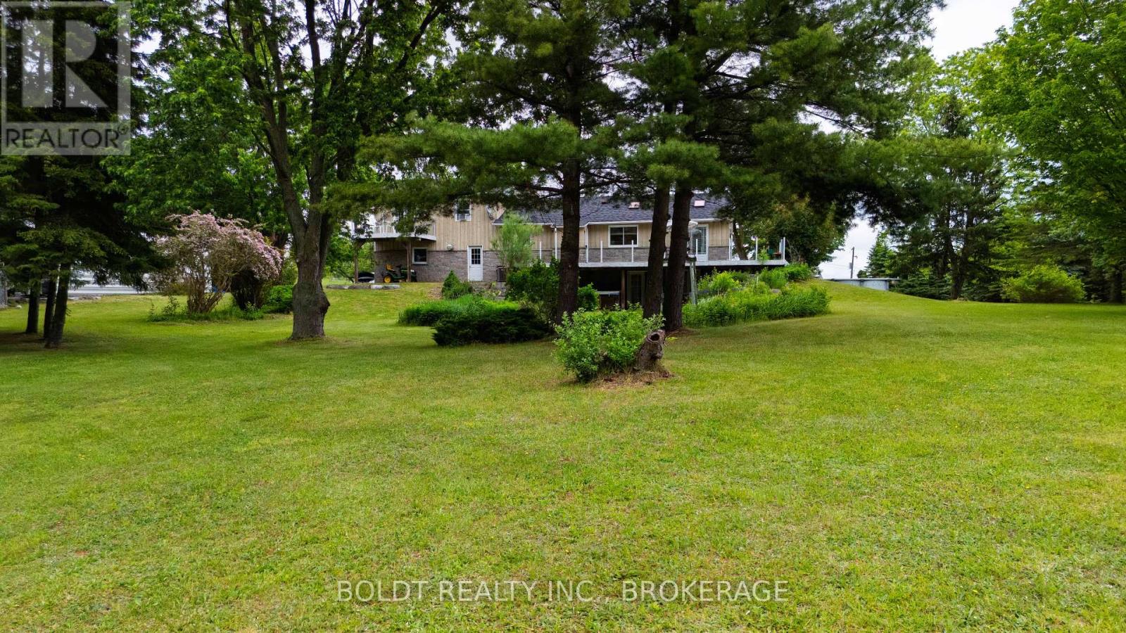 5832 5th Side Road Property Photo 9