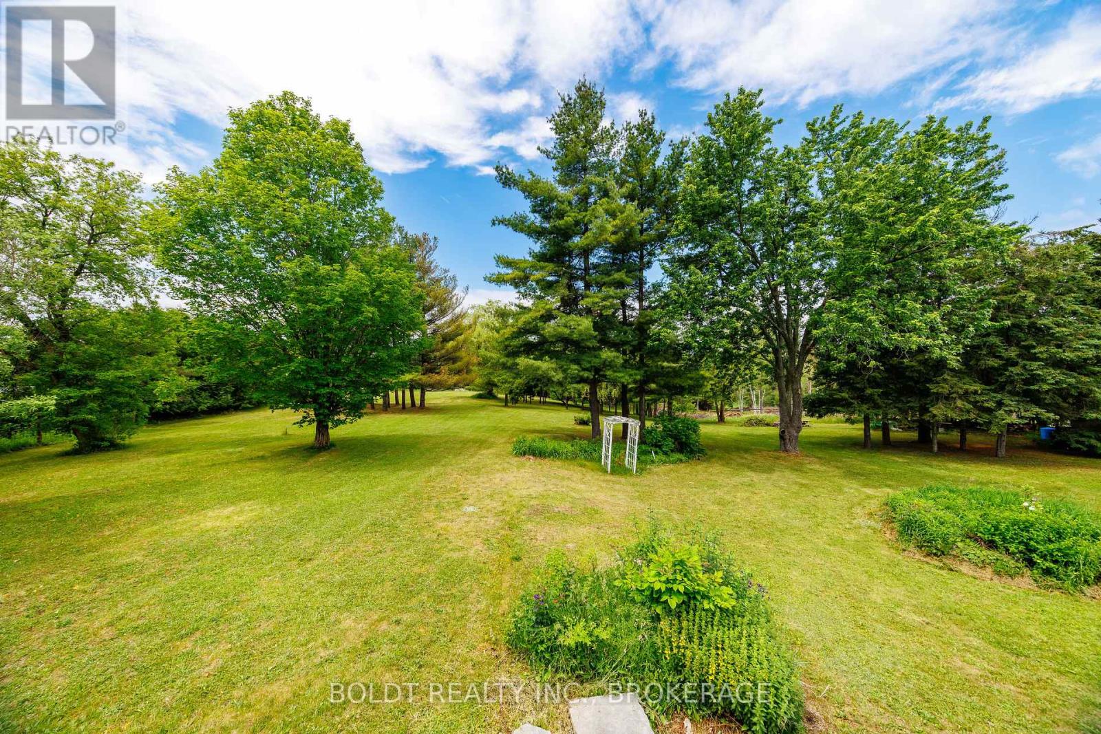 5832 5th Side Road Property Photo 12